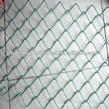 PVC coating green color chain link fence in store